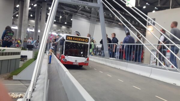 CapaCity Gelenksbus 4-achsig – Bild 2